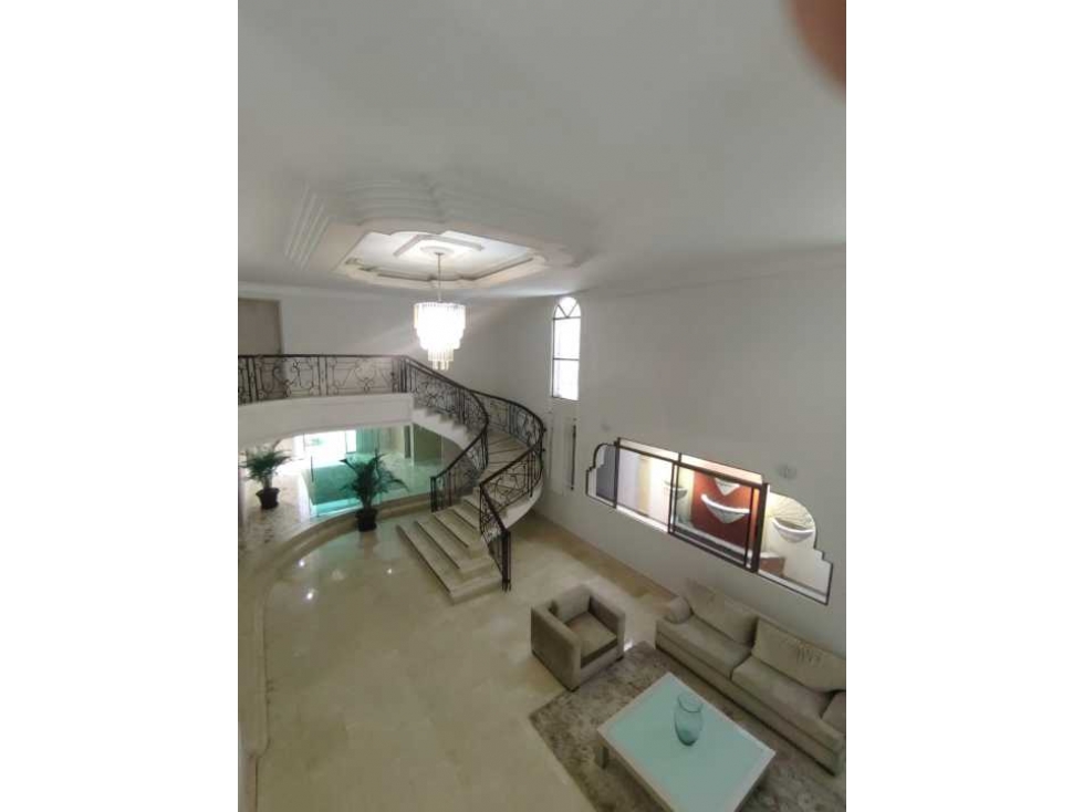 Se vende Casa con piscina en Riomar — foto 3