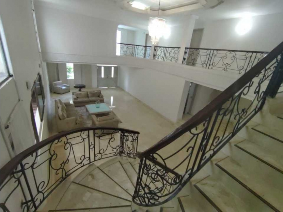 Se vende Casa con piscina en Riomar — foto 4