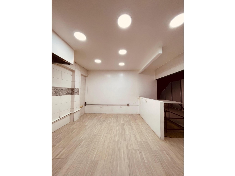 EN VENTA LOCAL CERRITOS PEREIRA