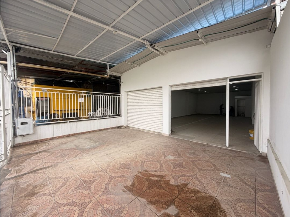 EN VENTA LOCAL COMERCIAL 140m2 B/MANUELA BELTRÁN - 1