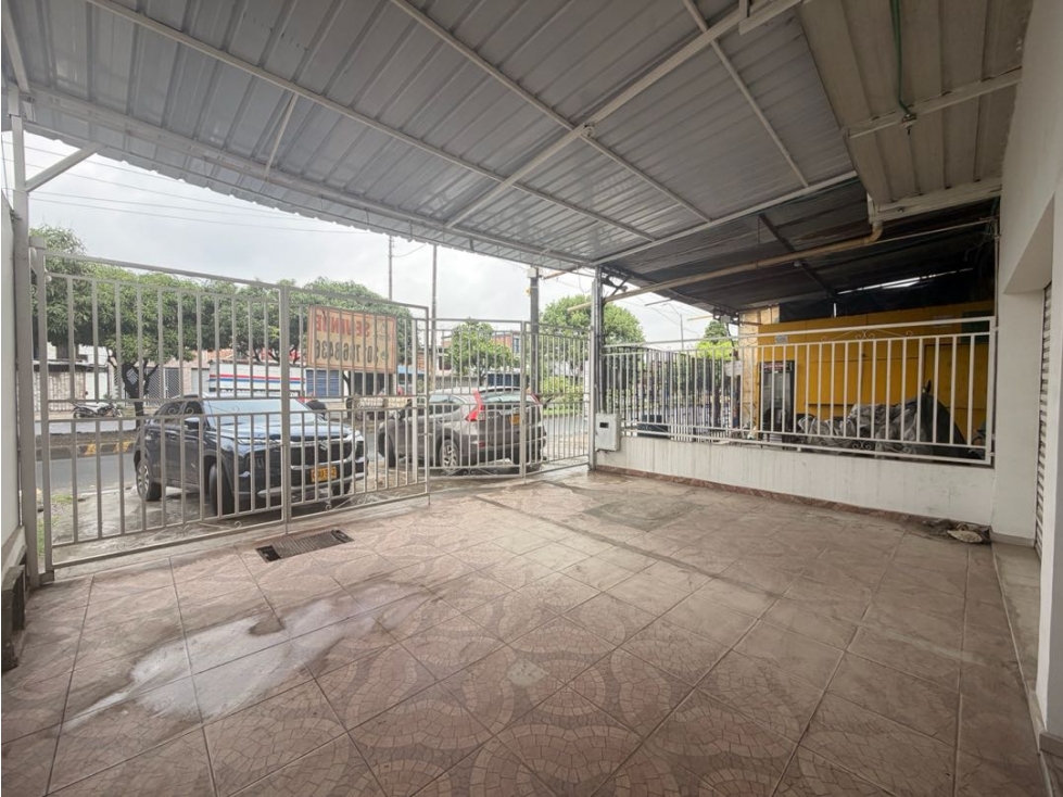 EN VENTA LOCAL COMERCIAL 140m2 B/MANUELA BELTRÁN - 3