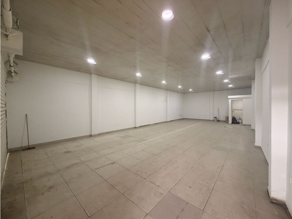 EN VENTA LOCAL COMERCIAL 140m2 B/MANUELA BELTRÁN - 6
