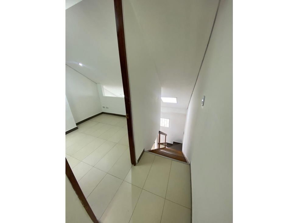 EN VENTA LOCAL COMERCIAL SECTOR MAZUREN — foto 2