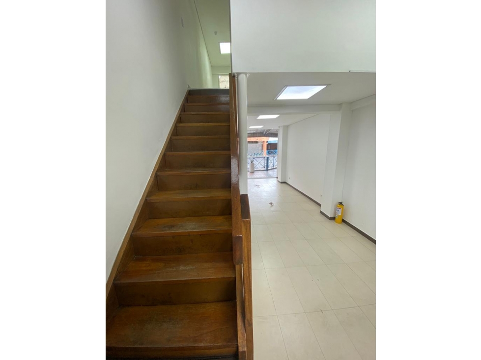 EN VENTA LOCAL COMERCIAL SECTOR MAZUREN — foto 3