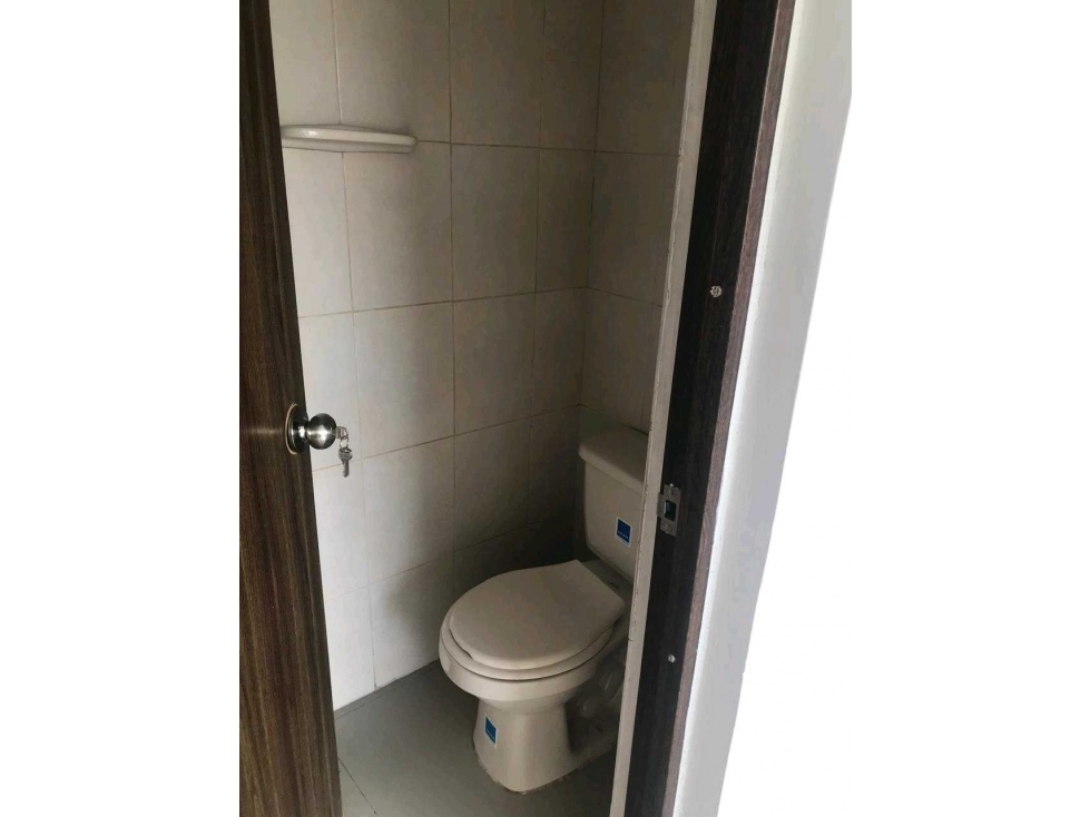 EN VENTA LOCAL EN LA AV 30 DE AGOSTO PEREIRA — foto 3