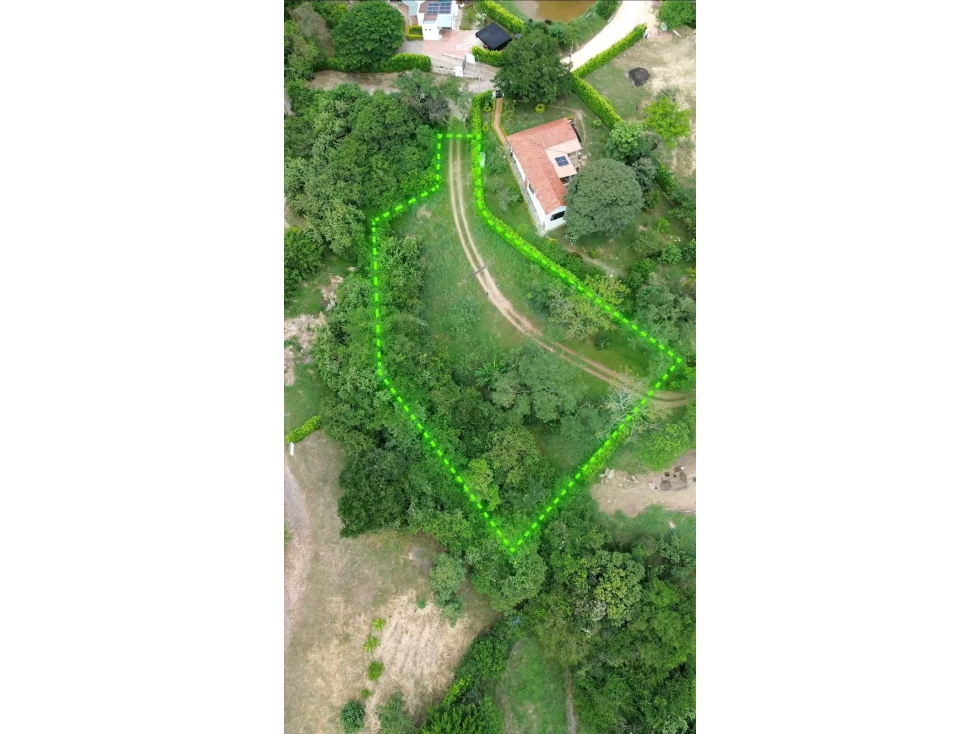 En Venta Lote Campestre 2.400 m2 en Conjunto Cerrado, La Mesa Cund.