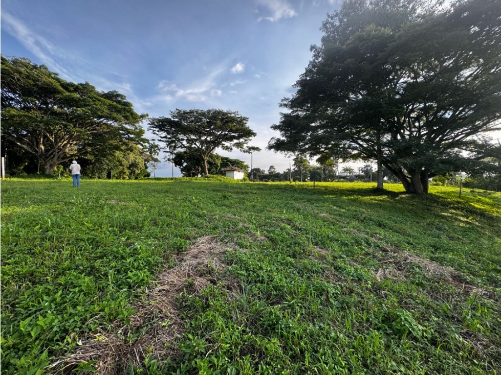 EN VENTA LOTE EN TRES PUERTAS PEREIRA