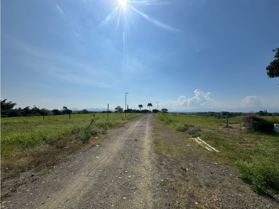 EN VENTA LOTE EN VIA CONDINA PEREIRA