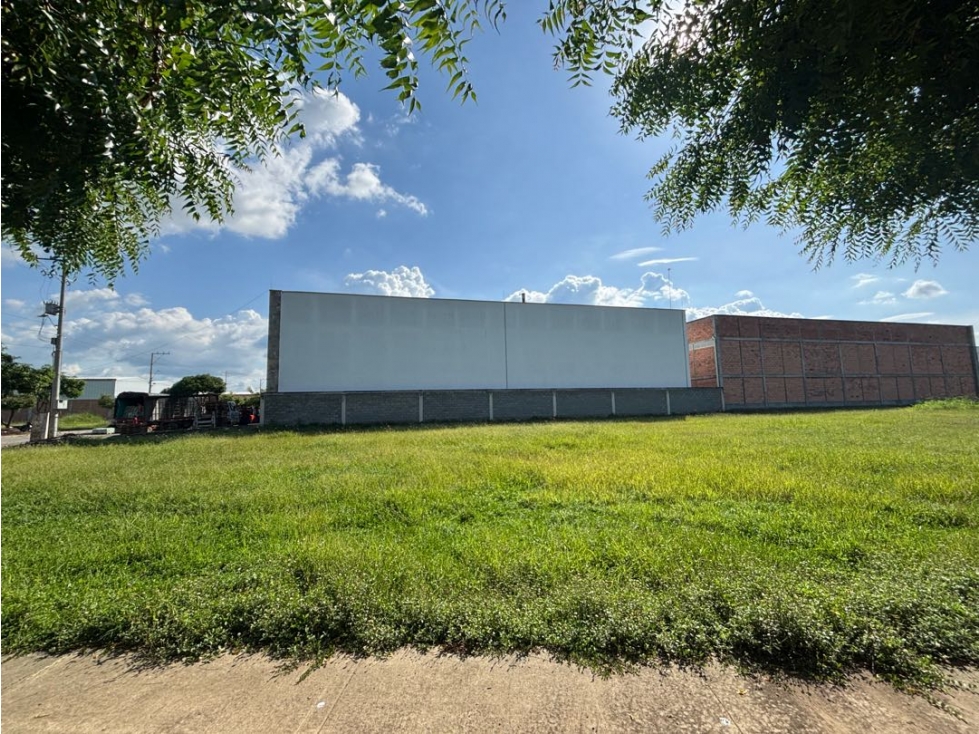 EN VENTA LOTE EN ZONA INDUSTRIAL. — foto 2