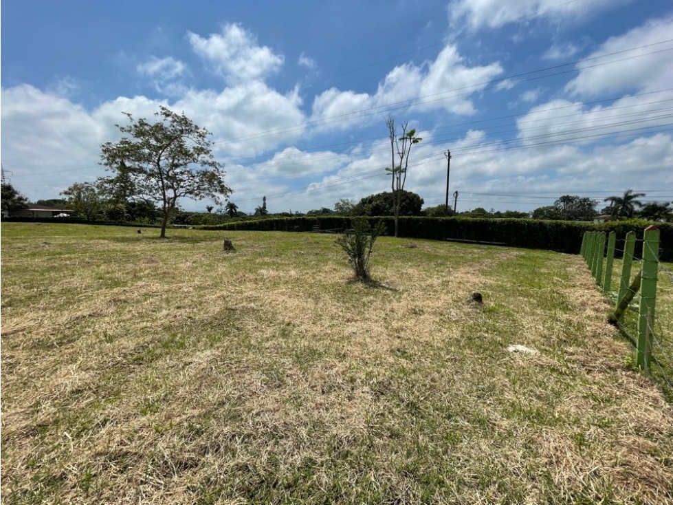 EN VENTA LOTE PLANO EN PARCELACIÓN CERRITOS