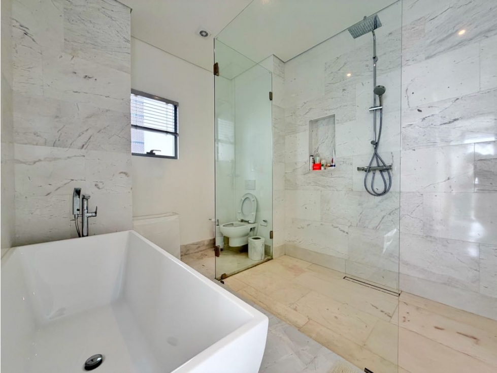 EN VENTA LUJOSO APARTAMENTO EN VENTA SOBRE LA BAHÍA BOCAGRANDE ! — foto 5