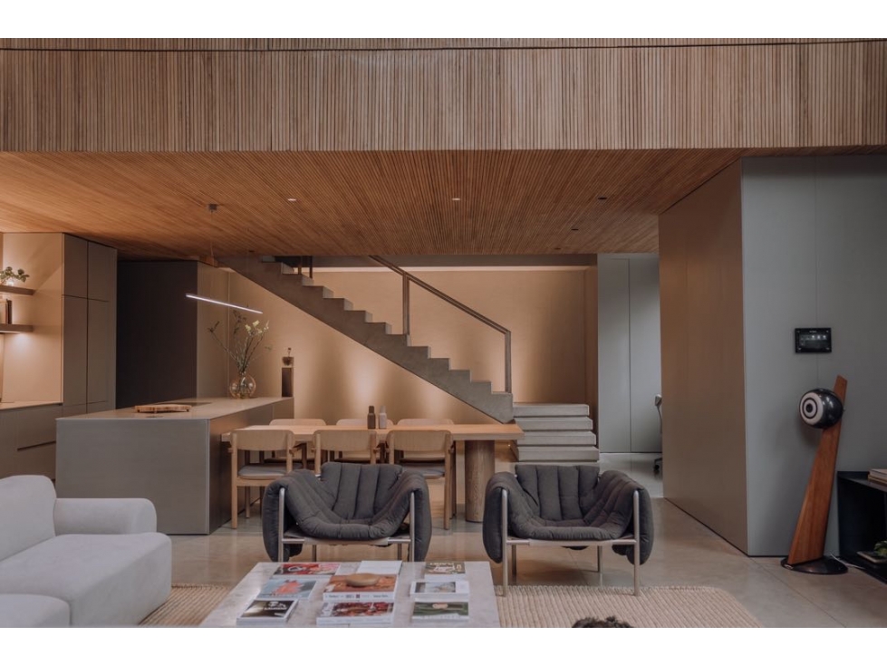 EN VENTA LUJOSO DUPLEX, UBICADO EN EL TESORO
