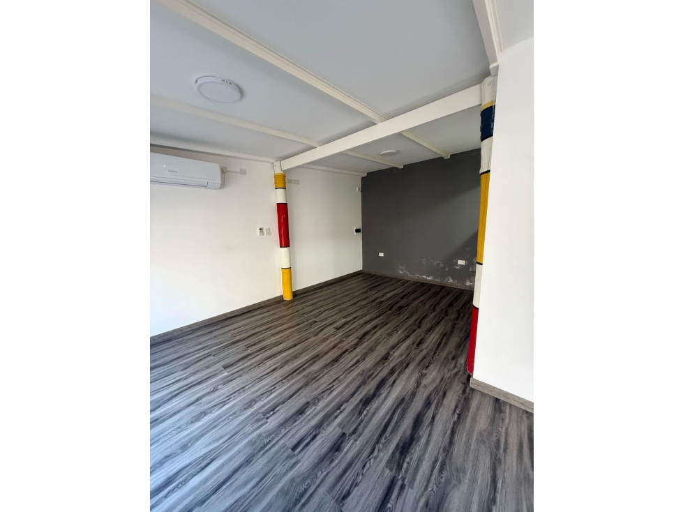 EN VENTA PROPIEDAD IDEAL IVERSIONISTAS - Dpto, cochera y salón/quincho - 3