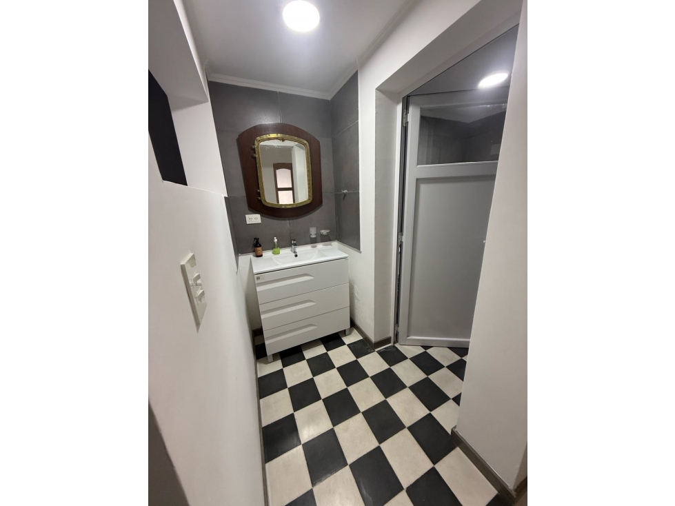 EN VENTA PROPIEDAD IDEAL IVERSIONISTAS - Dpto, cochera y salón/quincho - 4