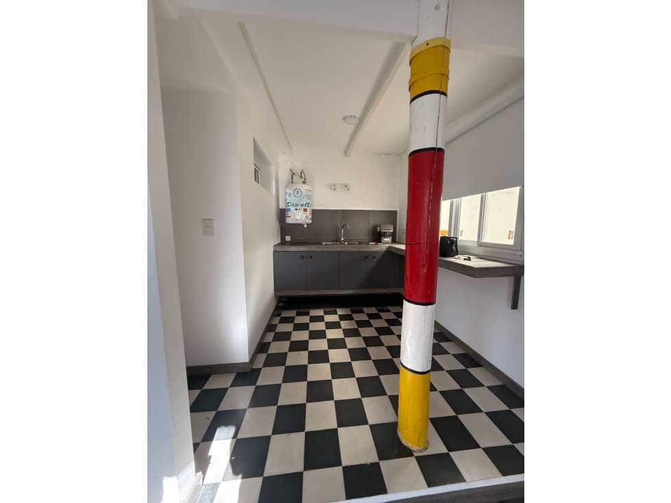EN VENTA PROPIEDAD IDEAL IVERSIONISTAS - Dpto, cochera y salón/quincho - 6