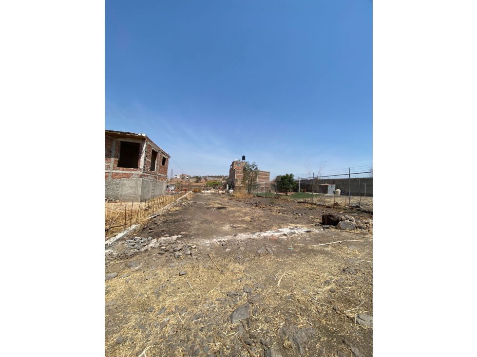EN VENTA TERRENO CON VISTA A LA LAGUNA DE CAJITITLAN JAL. - 2