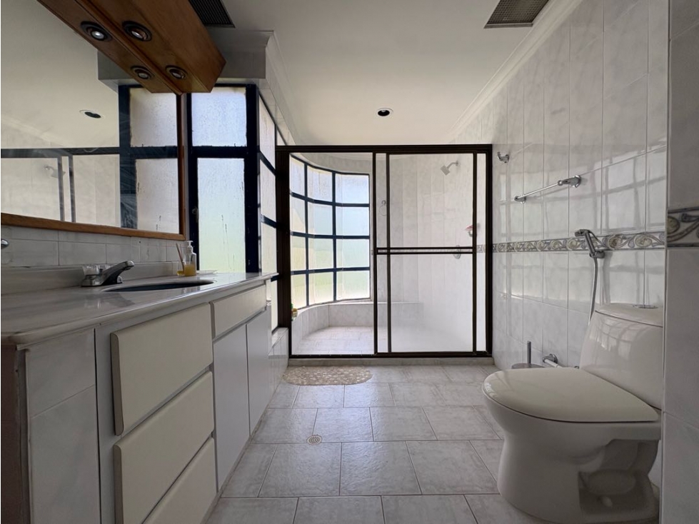 EN VENTA/ARRIENDO APARTAMENTO EN CASTILLOGRANDE CON VISTA AL MAR! — foto 4