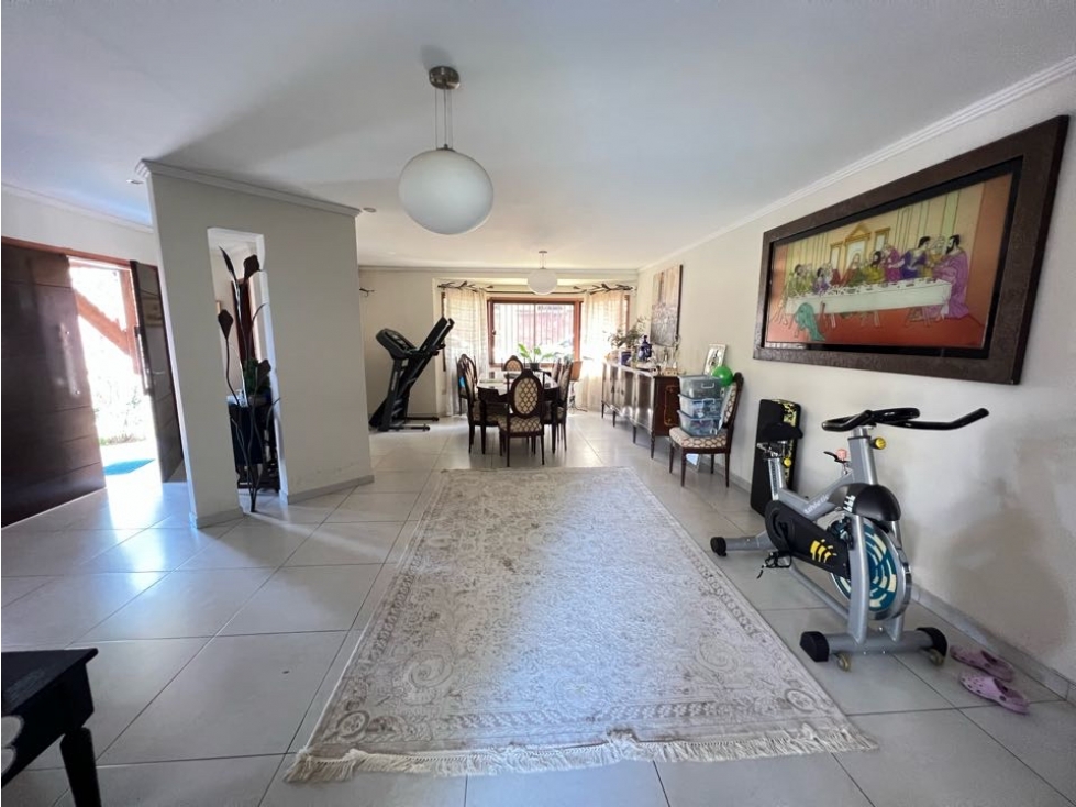 En Villa Morra!Casa con piscina y 3 dormitorios en suite en alquiler. - 2