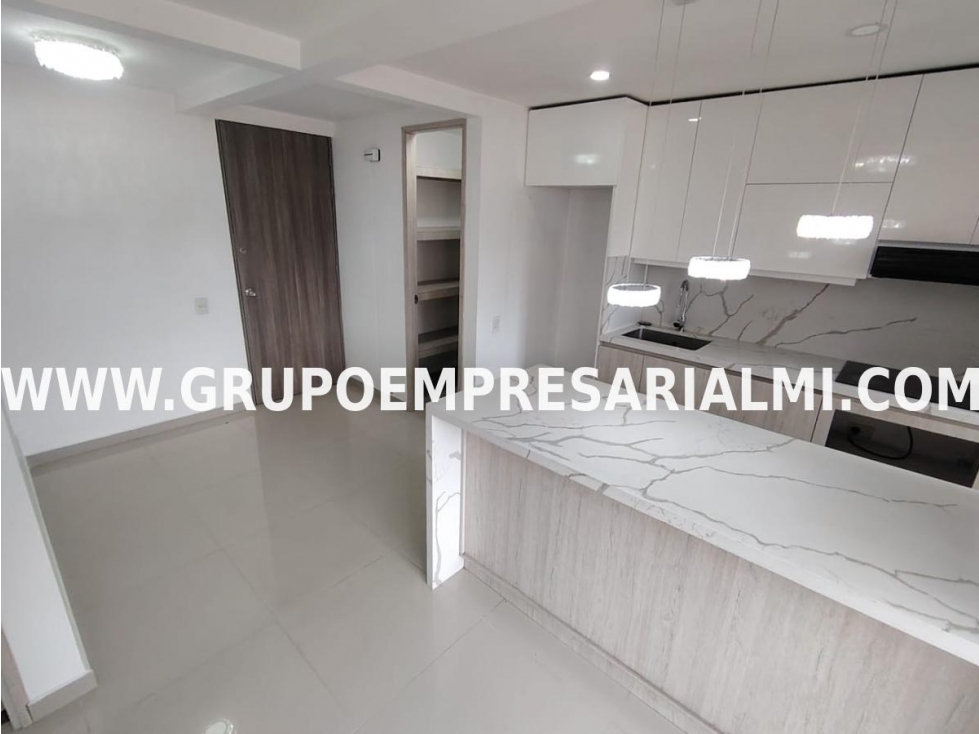ENCANTADOR APARTAMENTO EN ARRIENDO - SECTOR LOS COLORES COD: 33974 — foto 2