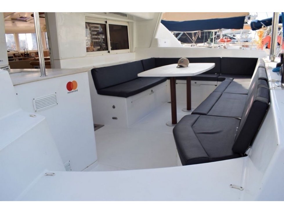 ENCANTADOR CATAMARAN PARA RENTA POR DÍA - 3