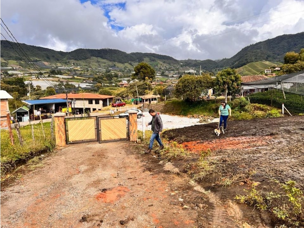ENCANTADOR LOTE EN VENTA EL CARMEN DE VIBORAL — foto 2