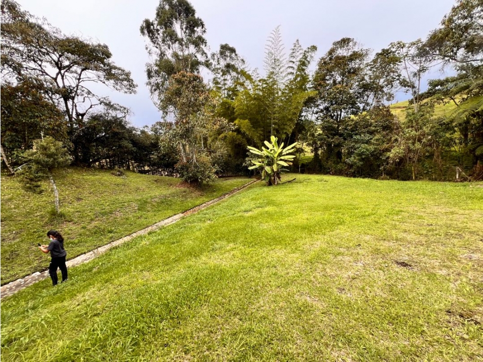ENCANTADOR LOTE EN VENTA EL CARMEN DE VIBORAL SECTOR CANADA — foto 3
