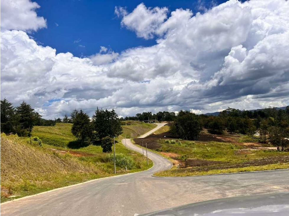 ENCANTADOR LOTE EN VENTA EN PRESTIGIOSA PARCELACIÓN - EL CARMEN DE VIB — foto 3