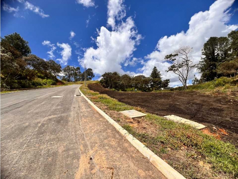 ENCANTADOR LOTE EN VENTA EN PRESTIGIOSA PARCELACIÓN - EL CARMEN DE VIB — foto 6