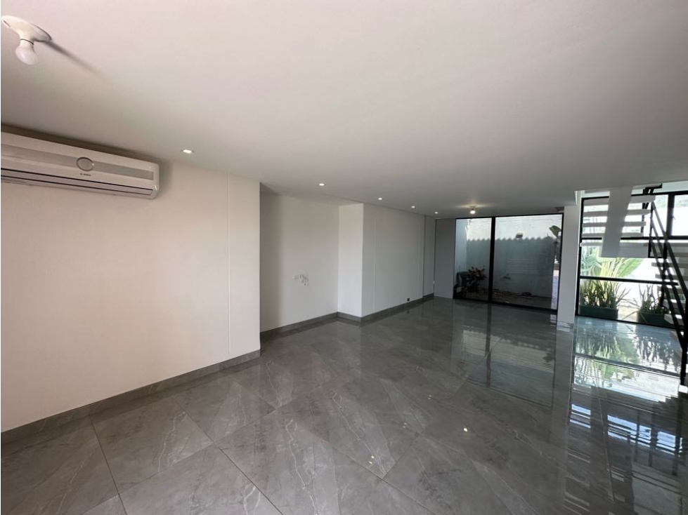 Encantadora casa en conjunto cerrado en venta, sector Pradomar. - 2