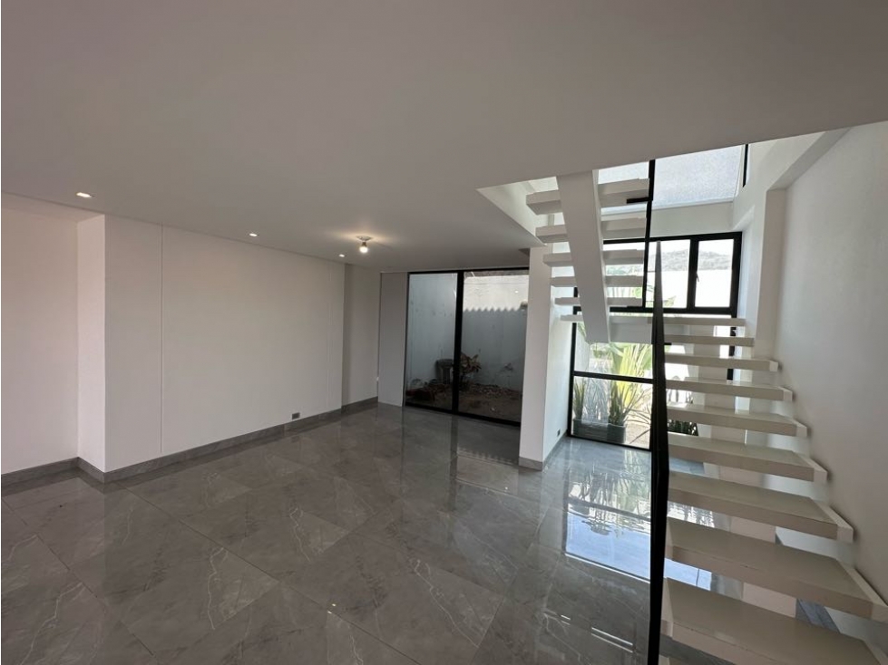 Encantadora casa en conjunto cerrado en venta, sector Pradomar. - 3