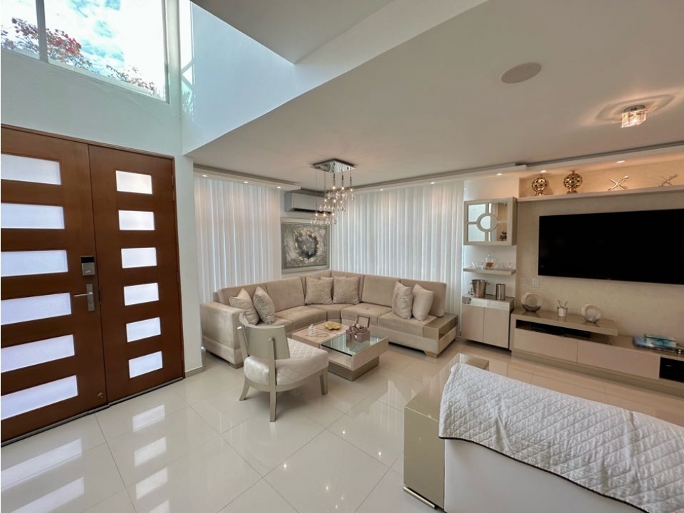 Encantadora Casa en conjunto cerrado en venta, sector Villa Campestre — foto 2