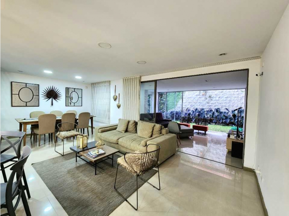 Encantadora Casa en una unidad tranquila y familiar