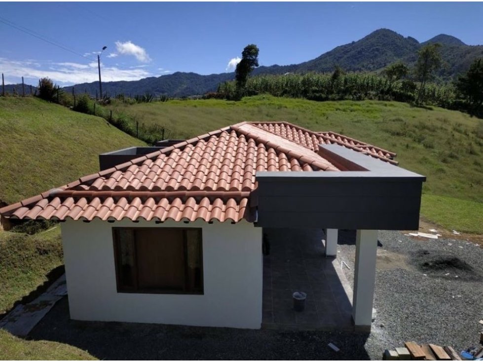 ENCANTADORA FINCA EN VENTA NUEVA PARA ESTRENAR EN EL CARMEN DE VIBORAL — foto 2