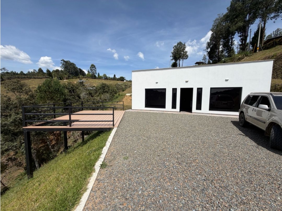 ENCANTADORA FINCA EN VENTA NUEVA PARA ESTRENAR EN GUARNE