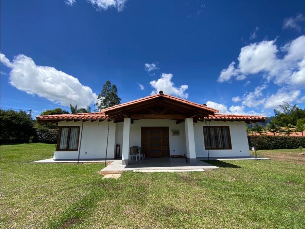 ENCANTADORA FINCA EN VENTA VEREDA AGUAS CLARAS EL CARMEN DE VIBORAL - 1