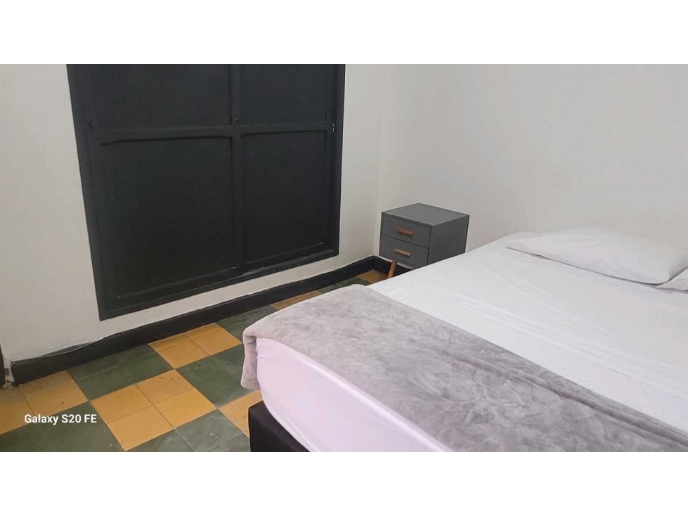 ENORME APARTAMENTO AMOBLADO LAURELES ESTADIO 5 ALCOBAS — foto 6