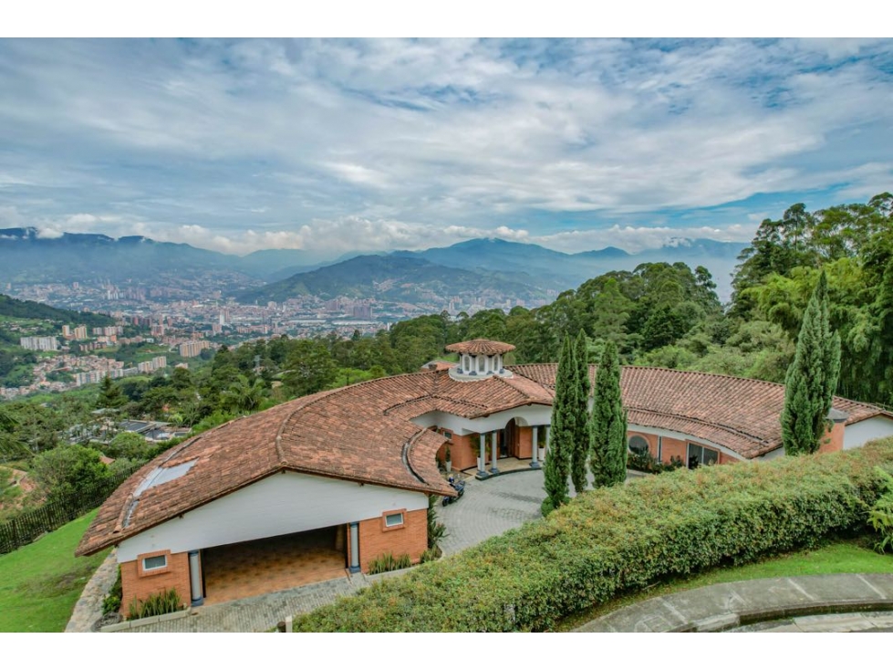 Envigado parte baja un solo nivel 4 habitaciones
