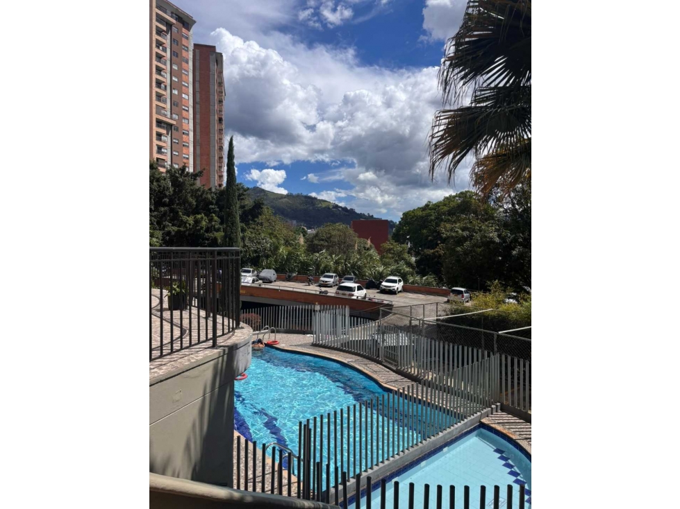 ENVIGADO.HERMOSO APARTAMENTO. REFORMADO.UNID.PISCINA.JUEGOS.HOSP. MUA.