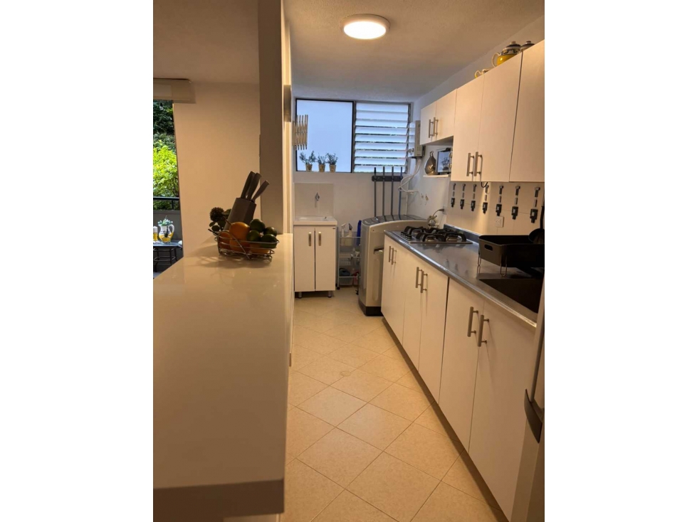 ENVIGADO.HERMOSO APARTAMENTO. REFORMADO.UNID.PISCINA.JUEGOS.HOSP. MUA. — foto 3