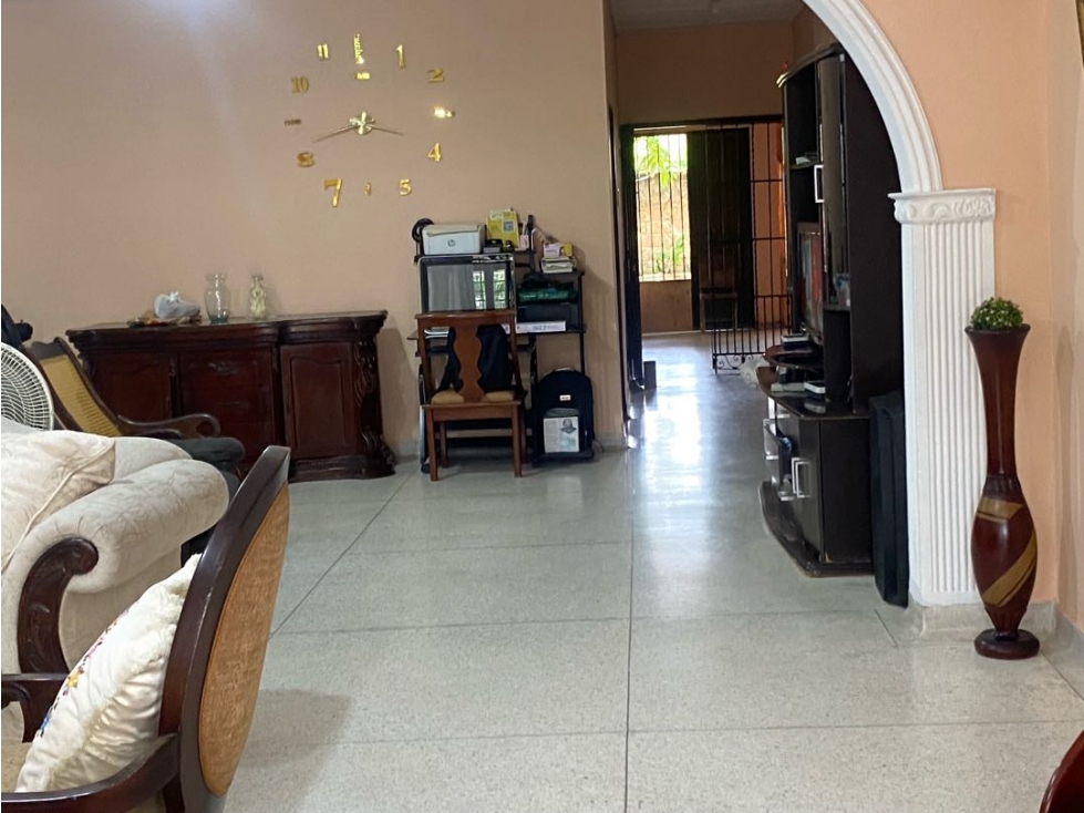 Espaciosa casa en venta ubicada en barrio EL PORVENIR. — foto 4
