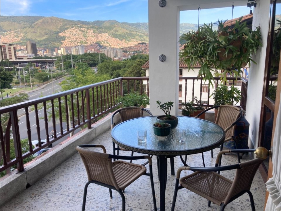 Espacioso apartamento en el Cerro Nutibara — foto 2