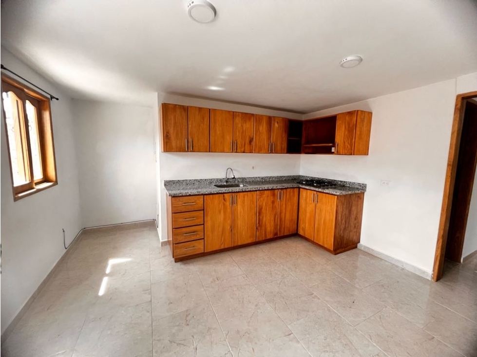 ESPACIOSO APARTAMENTO EN VENTA CON EXCELENTE UBICACIÓN Y ACABADOS — foto 2