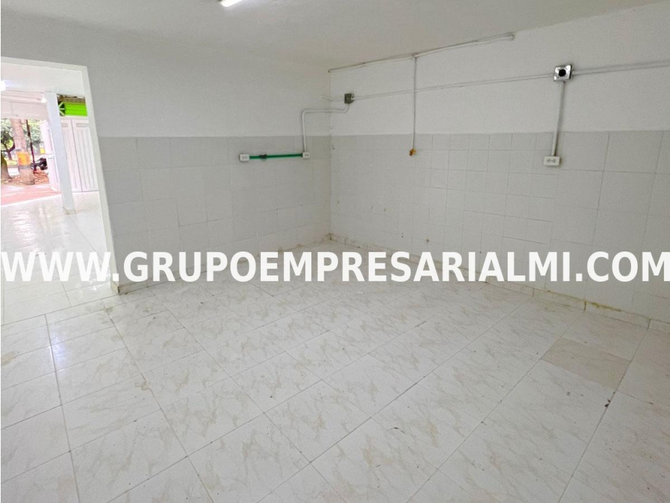ESPACIOSO LOCAL EN VENTA - SECTOR BELÉN ROSALES COD: 27775 - 2