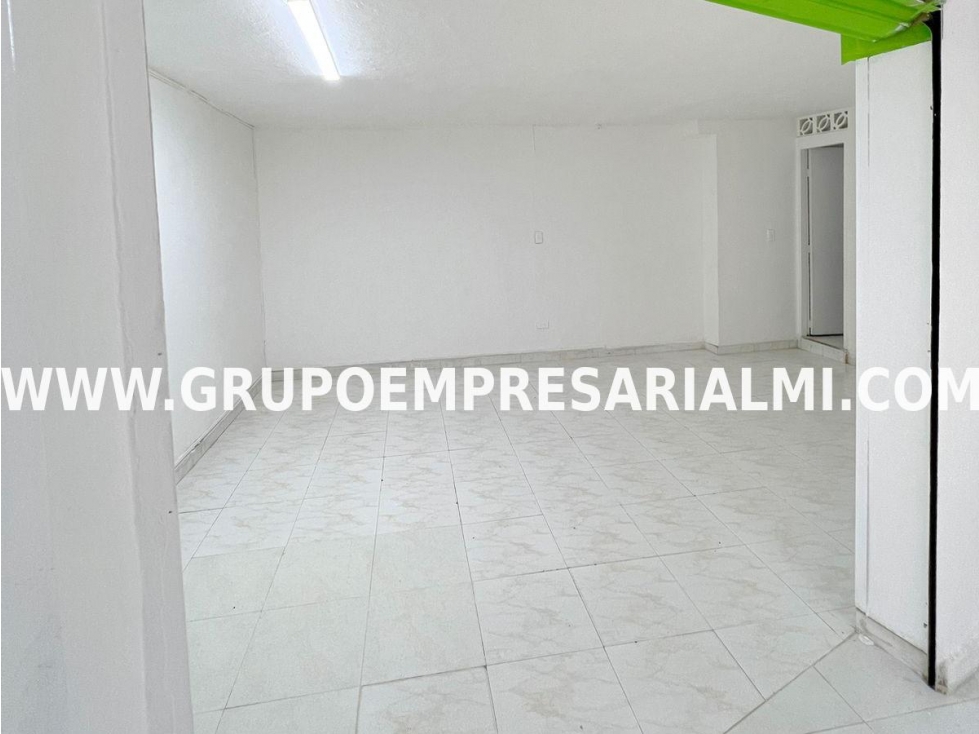 ESPACIOSO LOCAL EN VENTA - SECTOR BELÉN ROSALES COD: 27775 - 4