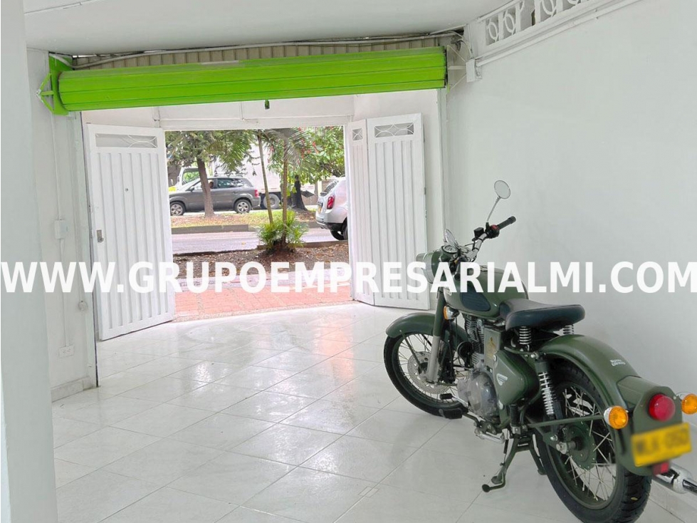 ESPACIOSO LOCAL EN VENTA - SECTOR BELÉN ROSALES COD: 27775 - 6
