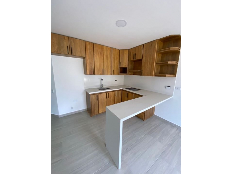 ESPECTACULAR APARTAMENTO DE PRIMER NIVEL EN VENTA CON LINDOS ACABADOS.