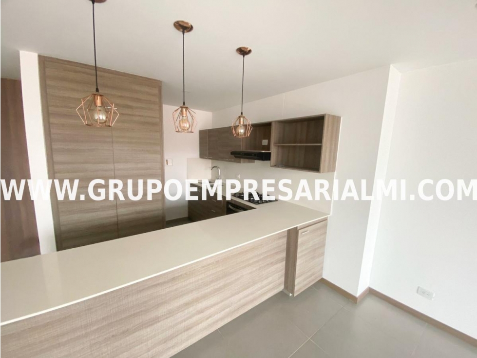 ESPECTACULAR APARTAMENTO EN ARRIENDO - SECTOR EL ESCOBERO COD: 31482
