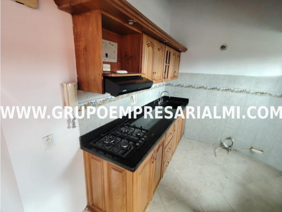 ESPECTACULAR APARTAMENTO EN ARRIENDO - SECTOR LA FLORESTA COD: 33112 — foto 3