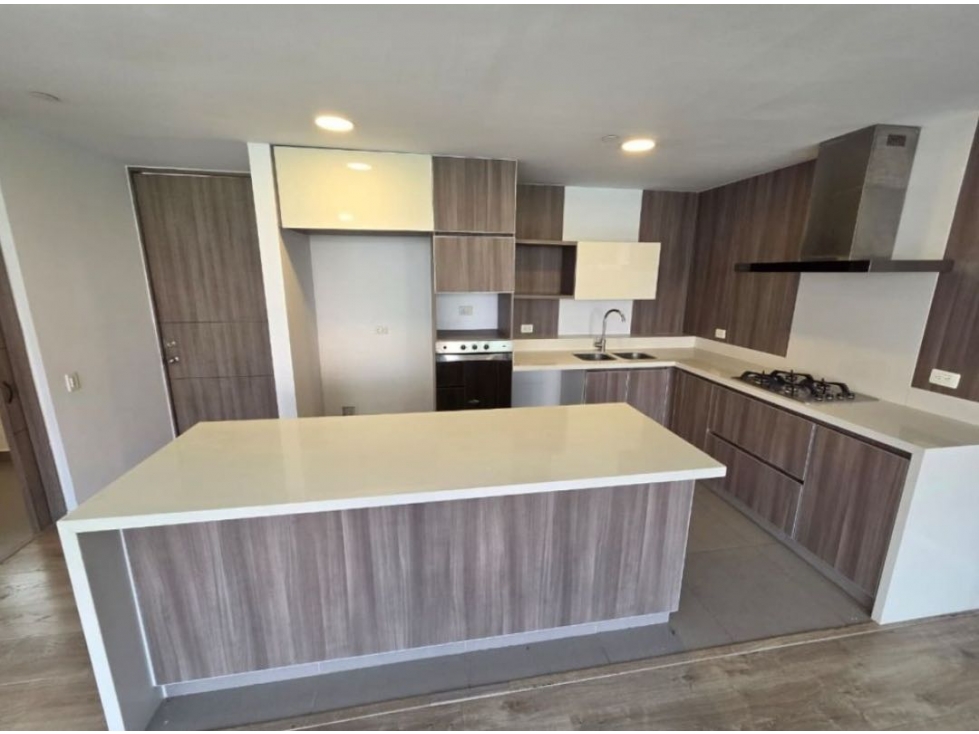 ESPECTACULAR APARTAMENTO EN LA LOMA DEL ESMERALDAL LINDA UNIDAD — foto 4