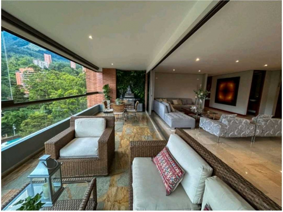 ESPECTACULAR APARTAMENTO EN LA PARTE ALTA DEL POBLADO